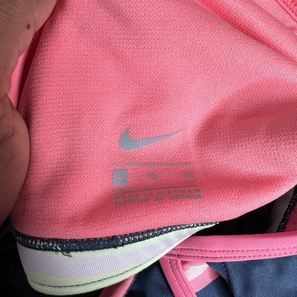 Nike Tank - Picture 7 of 7